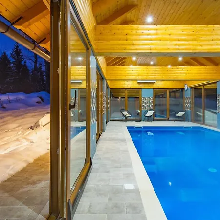 Βίλα Greenhouse Ella With Heated Pool Trsce