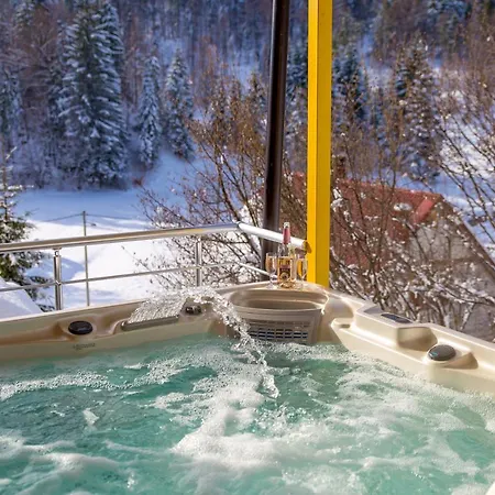 Villa Greenhouse Ella With Heated Pool *