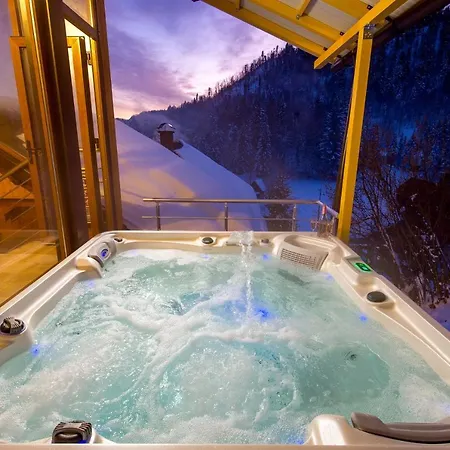 Greenhouse Klara With Heated Pool