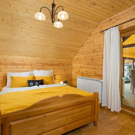 Greenhouse Klara With Heated Pool Trsce