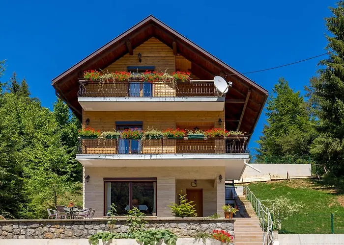 Greenhouse Klara With Heated Pool