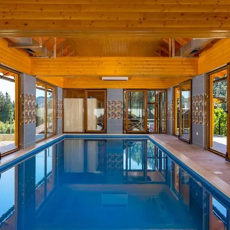 Villa Greenhouse Ella With Heated Pool