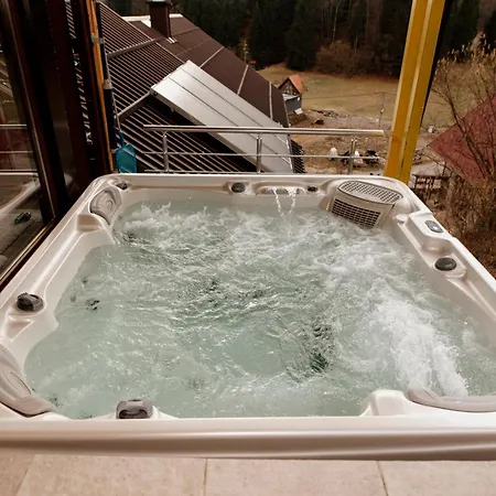 Greenhouse Klara With Heated Pool *