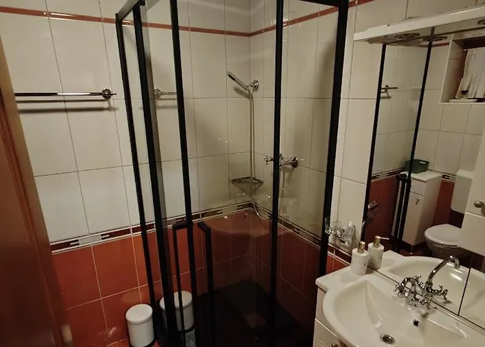 Greenhouse Klara With Heated Pool *